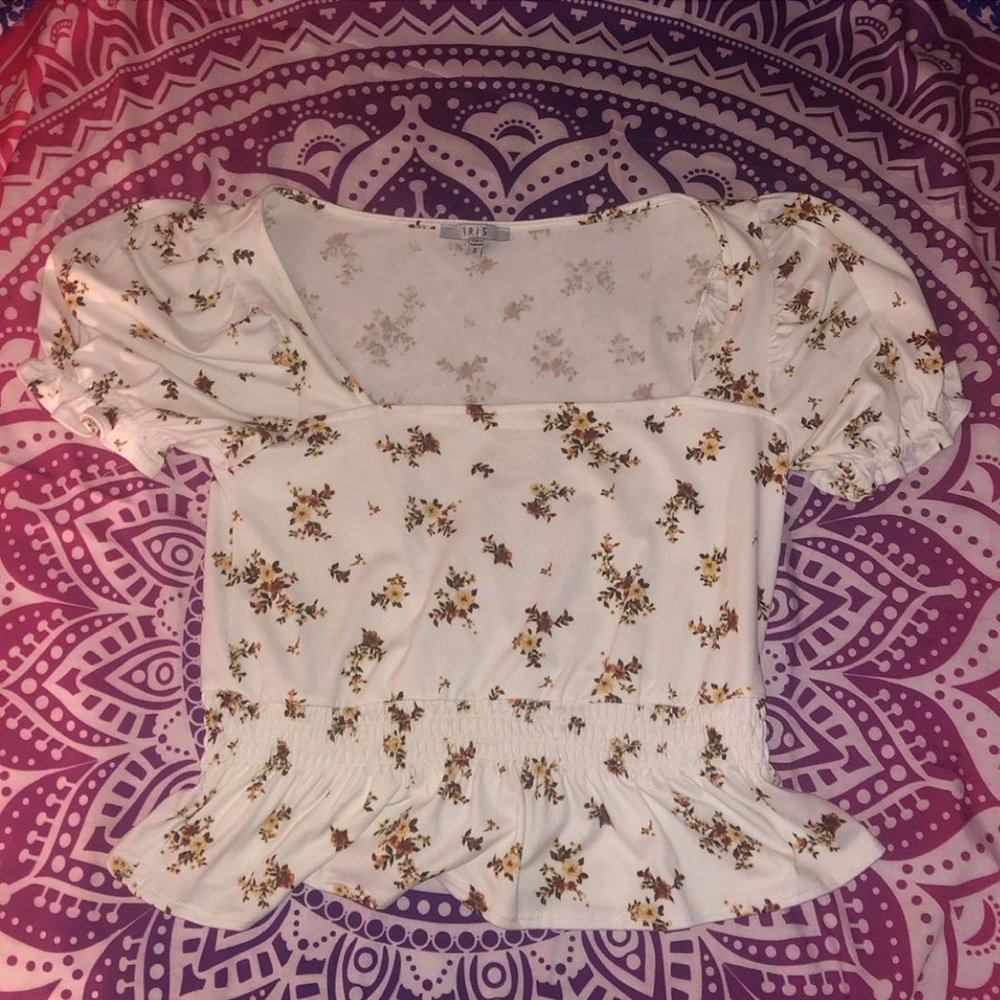 Jeans Warehouse • Crop Top